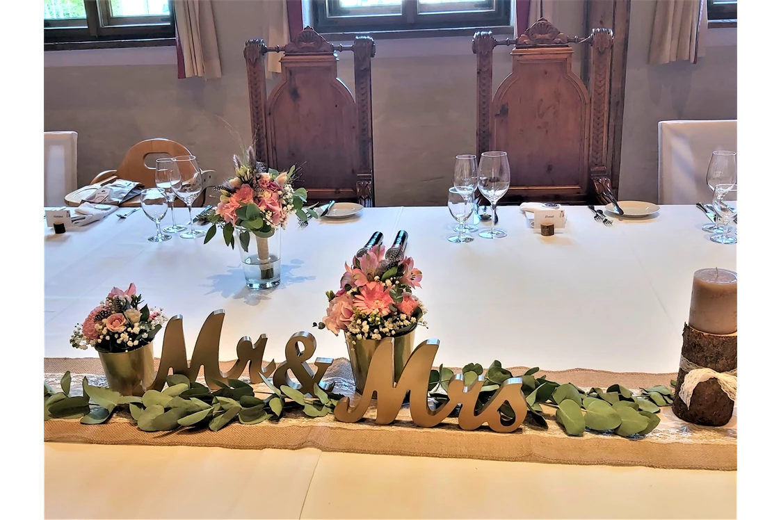 Hochzeit: Milser Stadl, Hochzeitstafel - Alpenrast Tyrol