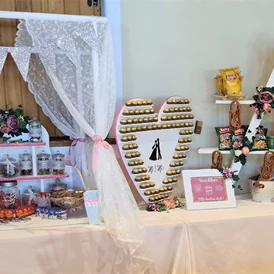 Hochzeit: Milser Stadl, Candy-Bar - Alpenrast Tyrol