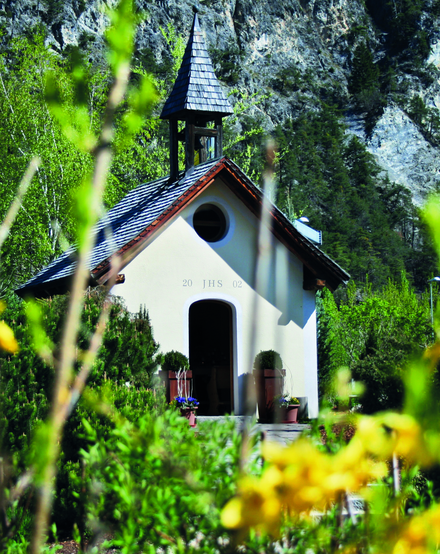 Hochzeitslocation: Trofana Tyrol Kapelle zum heilige Christophorus, inmitten der Grünanlage - Alpenrast Tyrol