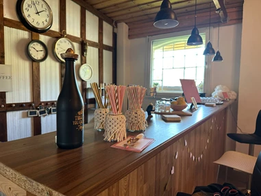 Hochzeitslocation: Vorraum mit Bar - Landhof Zobel