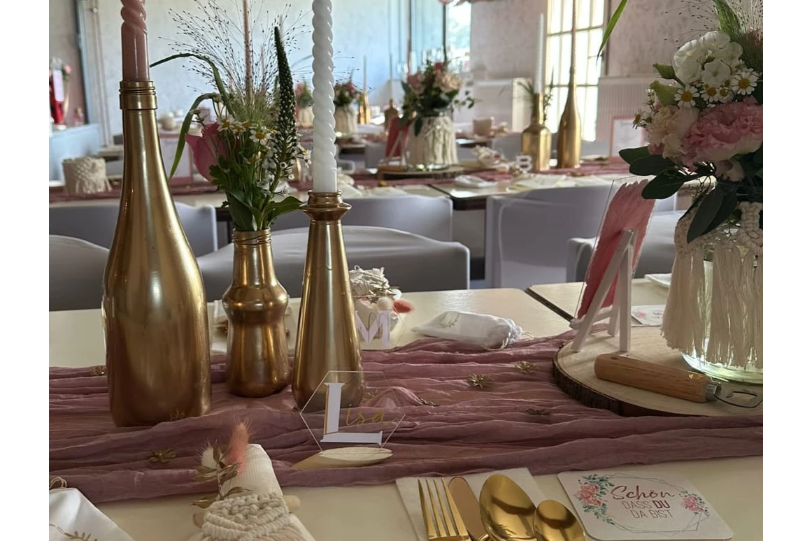 Hochzeitslocation: Individuelle Dekoration, der Kreativität sind keine Grenzen gesetzt.  - Landhof Zobel