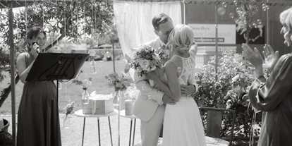 Wedding - Brunnthal (Landkreis München) - Gartenhochzeit in der DINZLER Kaffeerösterei in Bayern. - DINZLER Kaffeerösterei
