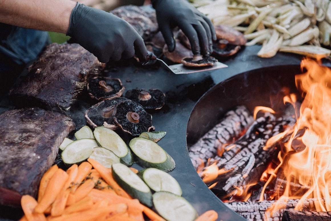 Hochzeitslocation: Grillbuffet für eure Gartenhochzeit in der DINZLER Kaffeerösterei. - DINZLER Kaffeerösterei