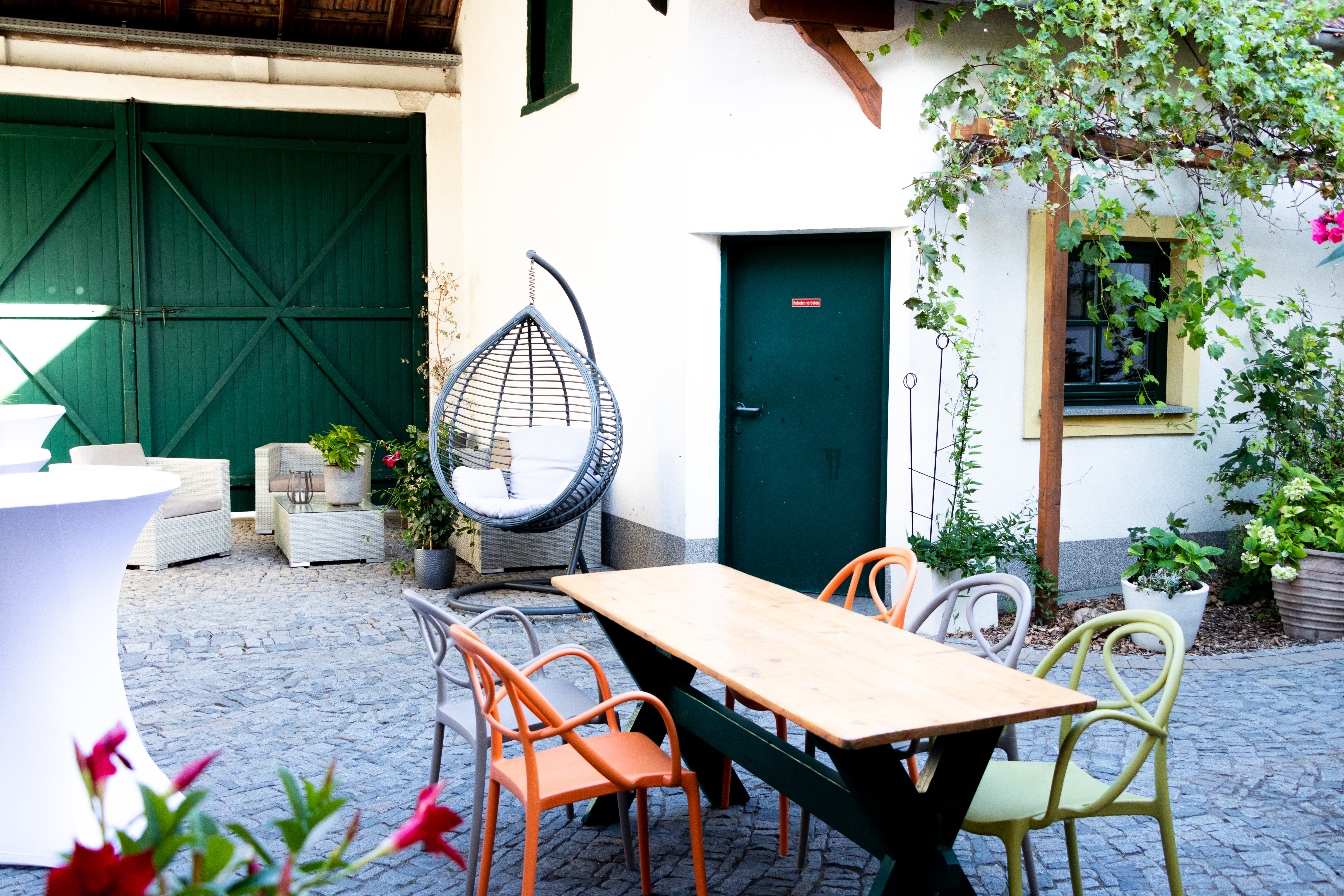 Hochzeitslocation: Platz für eure Gartenhochzeit. - Gasthaus Schmidt