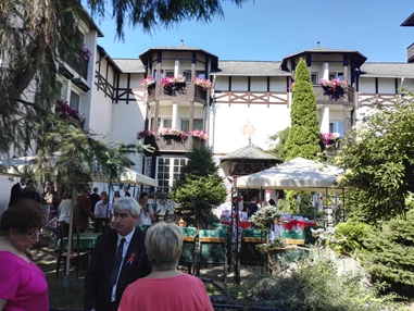 Hochzeit: SCHLOSSHOTEL MARINEBAD ***