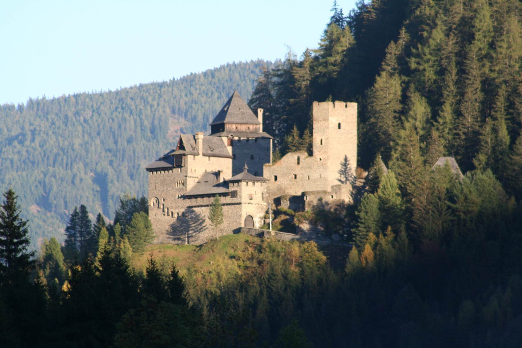 Hochzeitslocation: Für Ihren Festtag gehört Ihnen die ganze Burganlage! - Burg Finstergrün