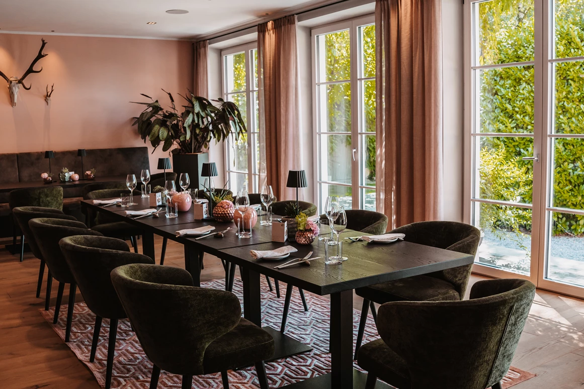 Hochzeitslocation: Kirchenwirt Hofer Boutique Salon