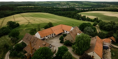 Hochzeit - Roigheim - Als Landsitz der Familie von Berlichingen existiert das Landgut bereits seit 800 Jahren und wurde seitdem aufwändig umgebaut und modernisiert, ohne das ursprüngliche zeitlose Flair zu verlieren. - Landgut Halsberg