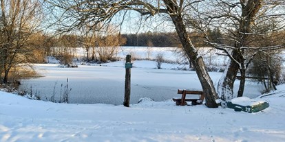 Hochzeit - PLZ 97959 (Deutschland) - Der Winter erstreckt sich über die Landschaft und ermöglicht beeindruckend märchenhafte Hochzeitsfotos.  - Landgut Halsberg 