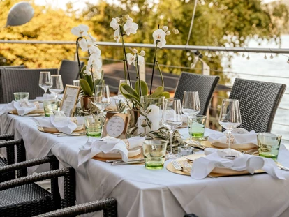 Hochzeit - Umgebung: mit Seeblick - Die Terrasse des Bad/Saag direkt am Wörthersee. - BAD/SAAG  DIREKT AM WÖRTHERSEE - RESTAURANT & CLUB