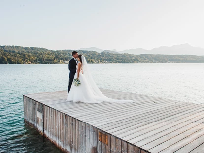 Hochzeit - Umgebung: mit Seeblick - Das BAD/SAAG bietet viele einzigartige Spots für unvergessliche Hochzeitsfotos. - BAD/SAAG  DIREKT AM WÖRTHERSEE - RESTAURANT & CLUB