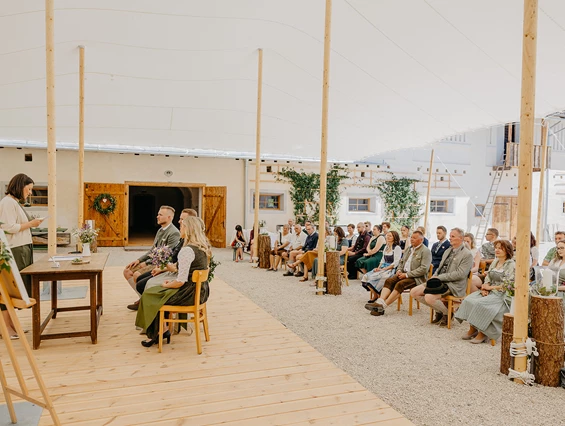 Hochzeit: Standesamtliche Hochzeit im Festzelt. - ALTE MEIEREI BLEIBURG