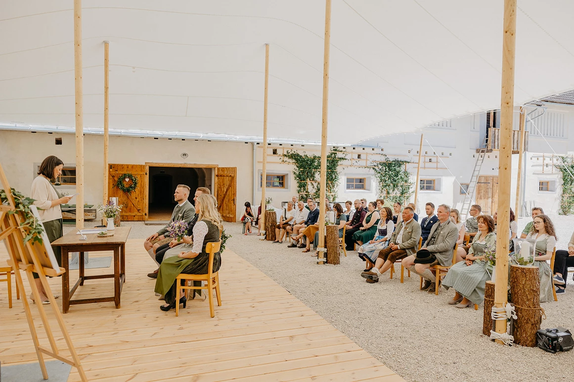 Hochzeit: Standesamtliche Hochzeit im Festzelt. - ALTE MEIEREI BLEIBURG