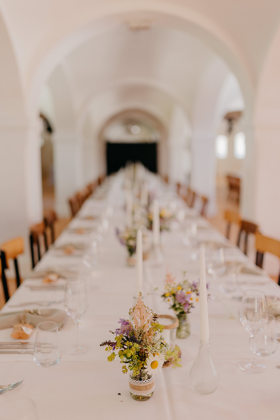 Hochzeitslocation: Festliche Tafel im Gewölbesaal. - ALTE MEIEREI BLEIBURG