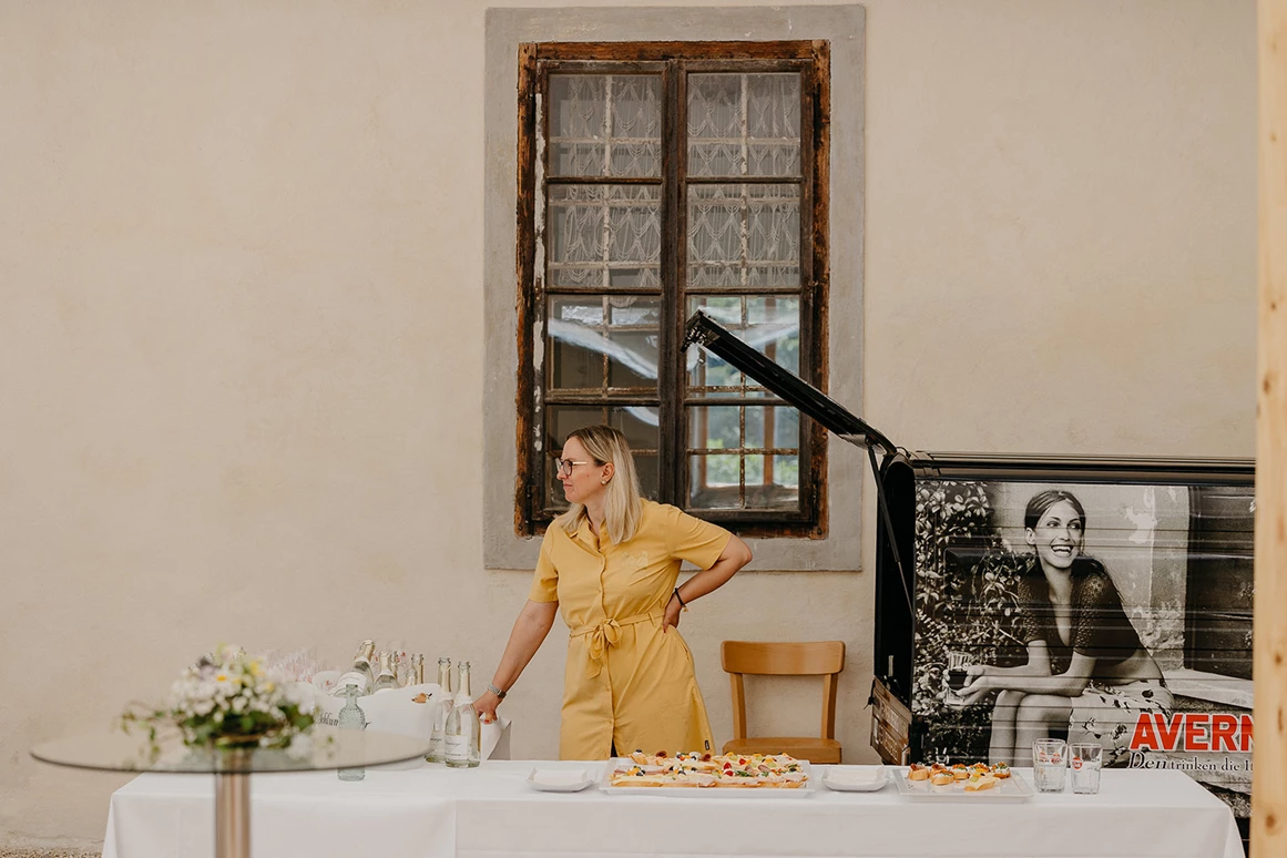 Hochzeit: Kleines Buffett im Anschluss an die standesamtliche Trauung, angeboten von der Werner Berg Genießerei. - ALTE MEIEREI BLEIBURG