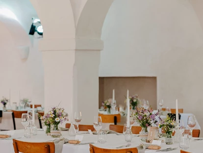 Hochzeit - PLZ 9155 (Österreich) - Tafel im Gewölbesaal,Alte Meierei Bleiburg. - ALTE MEIEREI BLEIBURG