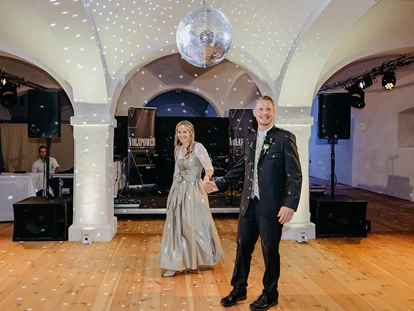 Hochzeit - PLZ 9155 (Österreich) - Paar auf der Tanzfläche im Gewölbesaal. - ALTE MEIEREI BLEIBURG