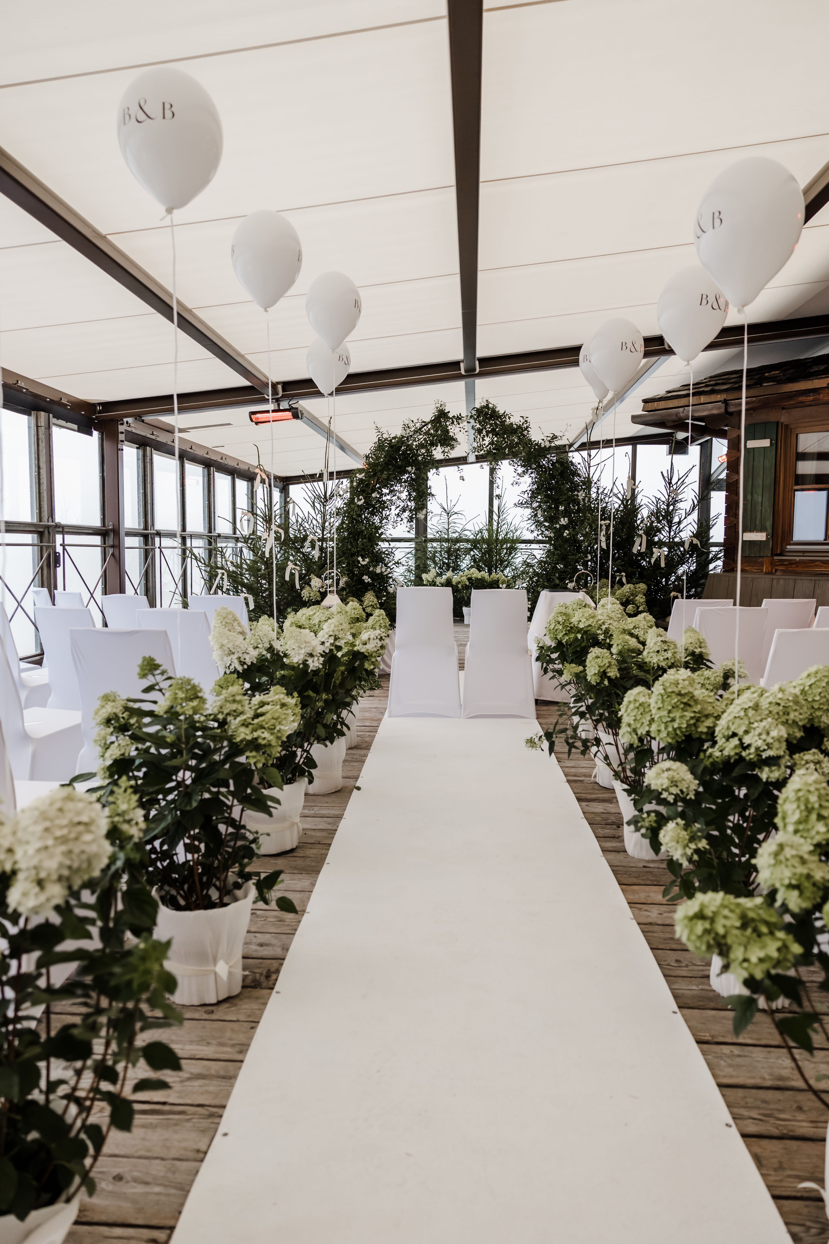 Hochzeitslocation: Trauung innen - Panorama Alm