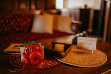 Hochzeit: Sofortbildkameras und Audio-Gästebuch - Gasthaus In Der Strassen