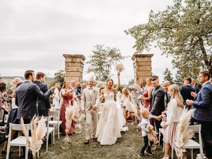 Bruiloft - Weinviertel - Hochzeit im Garten hinter dem Schloss
©Liebesnest Fotografie - Schloss Haggenberg