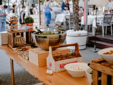 Hochzeitslocation: Grillbuffet - Cantina Majolika