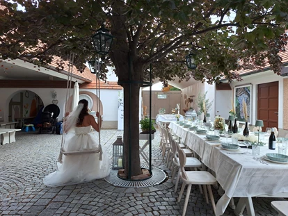 Hochzeit - Gumpoldskirchen - Tafel im Garten. - Heuriger Habacht