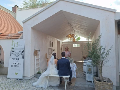 Hochzeit - Gumpoldskirchen - Freie Trauung im Garten des Heurigen Habacht. - Heuriger Habacht