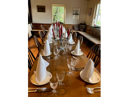Hochzeit - Geeignet für: Private Feier (Taufe, Erstkommunion,...) - Leonberg (Böblingen) - Tafel gedeckt, Innenraum, Weinstube Killesberg Stuttgart, Höhenpark - Restaurant Weinstube Killesberg