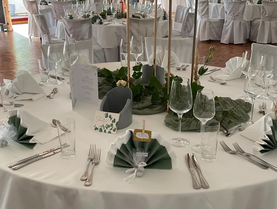 Hochzeit: Tischedeko in der "Kutscher Remise" - Jägerhof Biblis