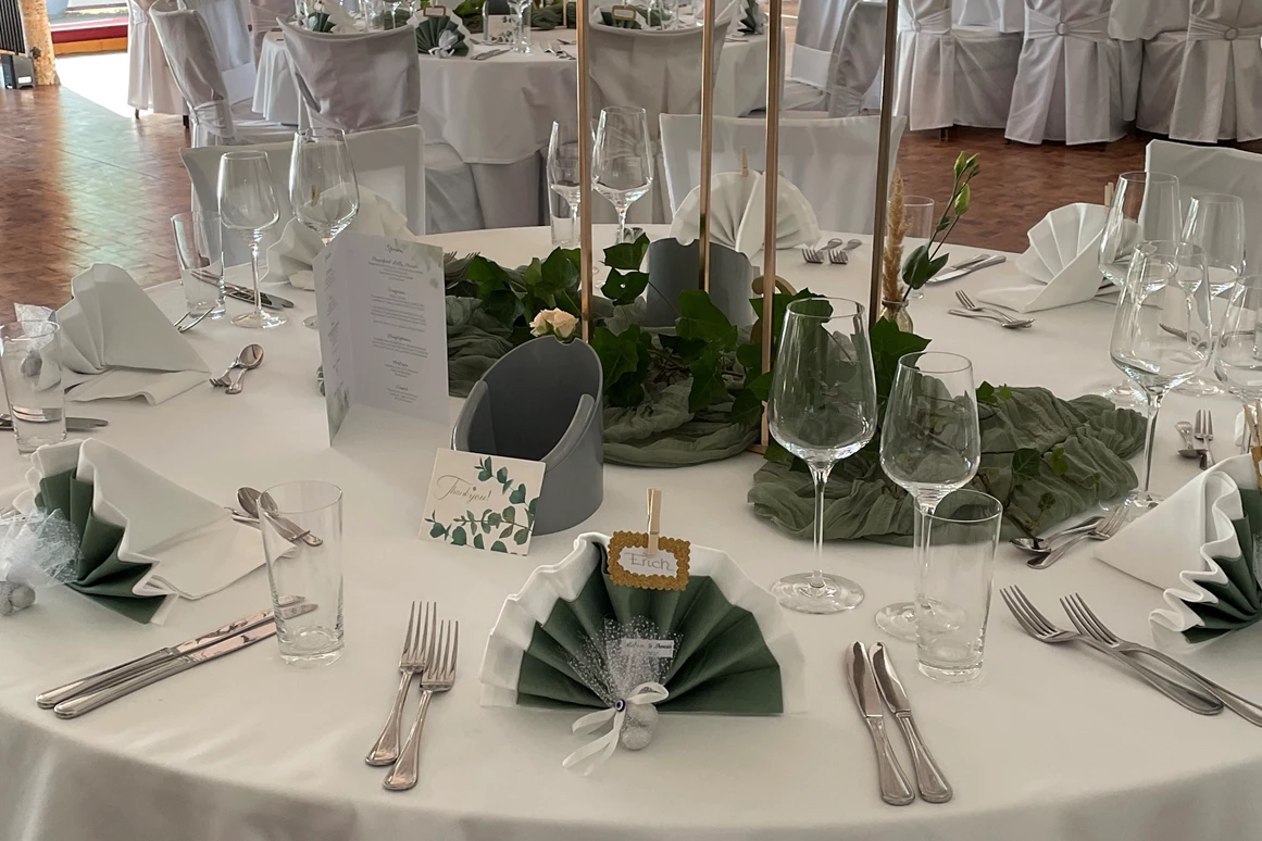Hochzeit: Tischedeko in der "Kutscher Remise" - Jägerhof Biblis