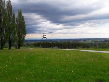 Hochzeit: Mit dem Hubschrauber direkt zur Hochzeitslocation Hof Groß Höllnberg. - Hof Groß Höllnberg