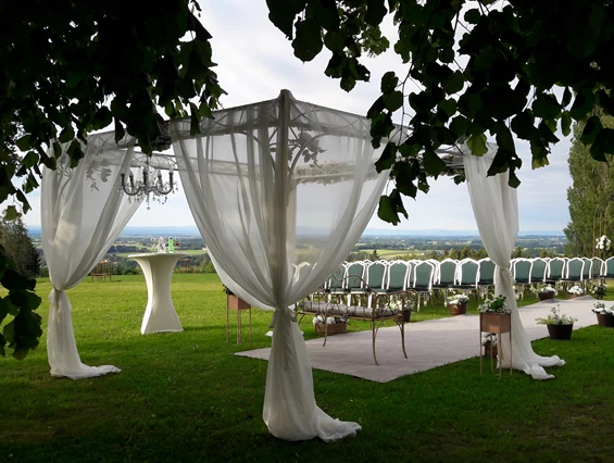 Hochzeit: Feiert eure Hochzeit im Freien im Hof Groß Höllnberg. - Hof Groß Höllnberg