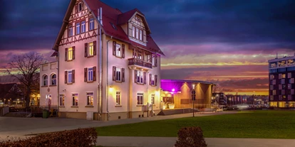 Hochzeit - PLZ 71566 (Deutschland) - Die Hochzeitslocation Villa Hirzel bei Nacht. - Villa Hirzel