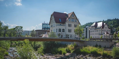 Hochzeit - PLZ 71566 (Deutschland) - Die Brücke vor der Villa Hirzel bietet Spots für unvergessliche Hochzeitsfotos. - Villa Hirzel