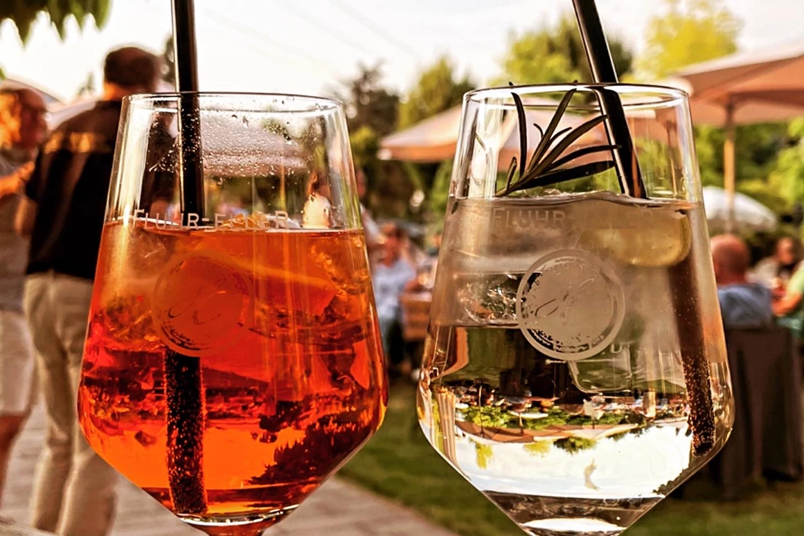 Hochzeit: Feier im Garten des Weingut Fluhr-Eller. - Weingut FLUHR-ELLER