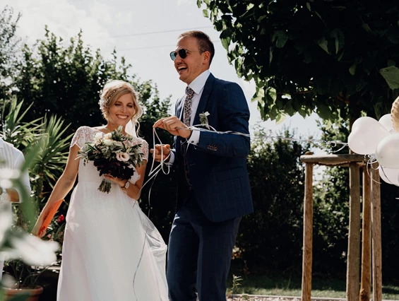 Hochzeit: Gartenhochzeit auf dem Weingut FLUHR-ELLER in Rheinland-Pfalz.  - Weingut FLUHR-ELLER