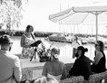 Hochzeit: Für eine Trauung unter freiem Himmel direkt am See (Neusiedlersee) - das Hotel Seepark-Weiden. - Strandbar im Seepark Weiden