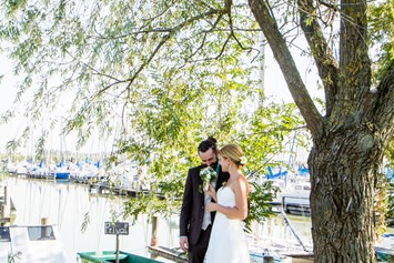 Hochzeit: Tolle Fotomöglichkeiten direkt am Neusiedlersee sind für das Seepark-Weiden eine Selbstverständlichkeit. - Strandbar im Seepark Weiden