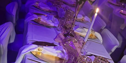 Bruiloft - Wiesloch - Stimmungsvolle Abendaufnahme mit violett-goldenem Licht, romantische Atmosphäre für Hochzeiten und Dinner-Events. - Wanderheim Germersheim