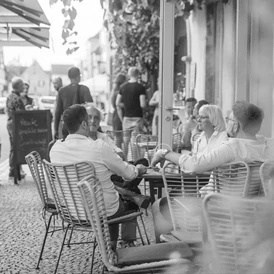 Hochzeit: Außenbereich zum Marktplatz - Altstadthotel Weinforum Franken