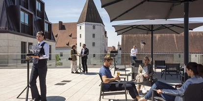 Bruiloft - Pfaffenhofen an der Ilm - Große Dachterrasse für den perfekten Sektempfang oder einen Cocktail-Ausklang mit Blick auf das Neue Schloss mit direktem Anschluss zum Veranstaltungsraum - Maritim Hotel Ingolstadt