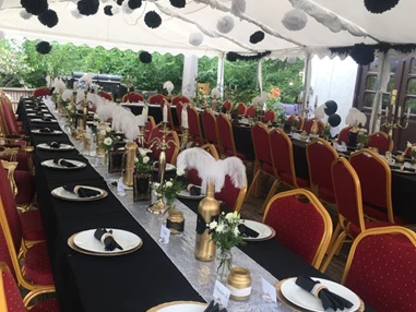 Hochzeit: Ein Zelt passend für die Terrasse steht zur Verfügung  - Spreeparadies