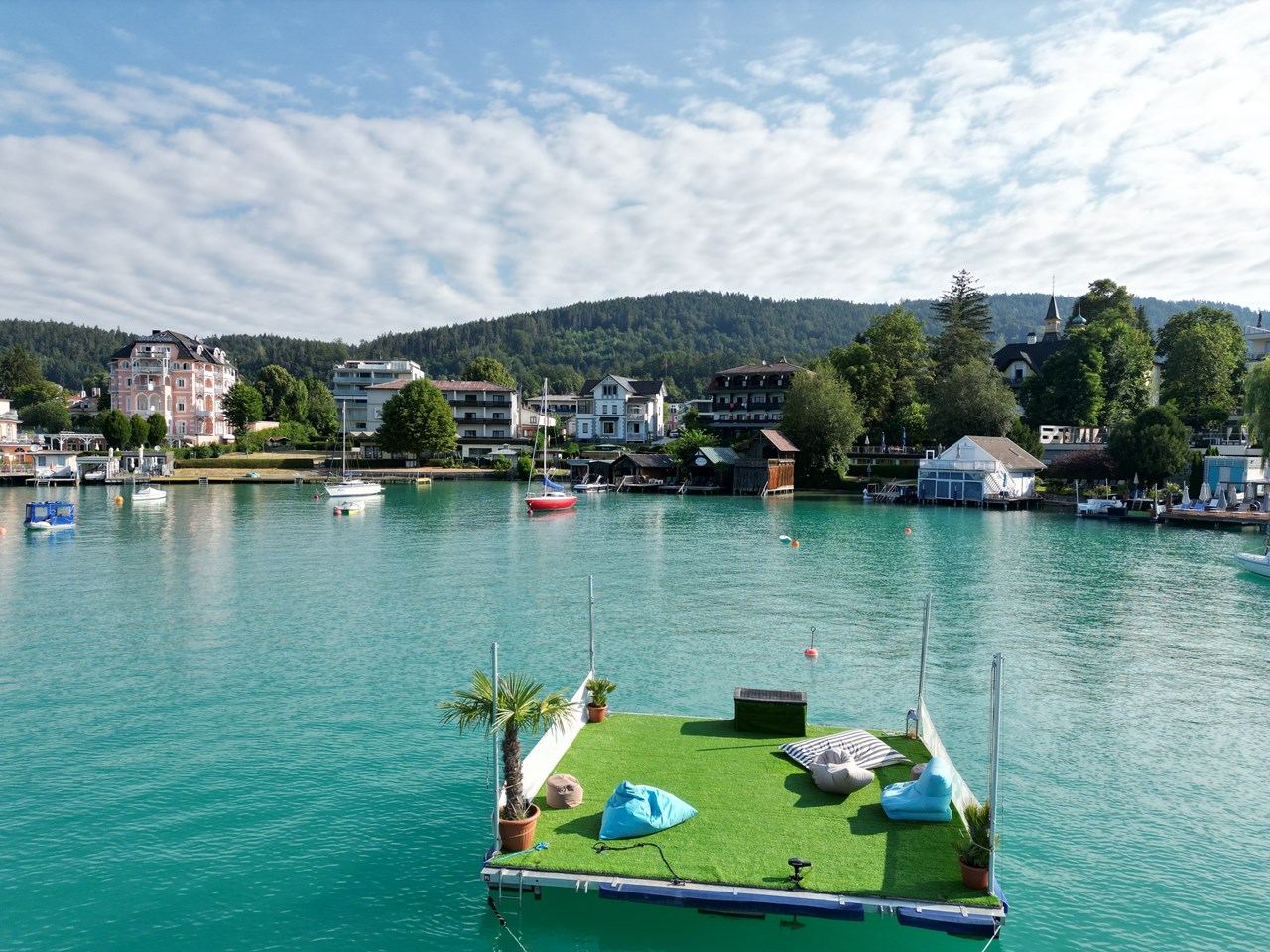 THE ISLAND - die schwimmende Location am Wörthersee Informatie over de balzalen HET EILAND. zonnedek 1
