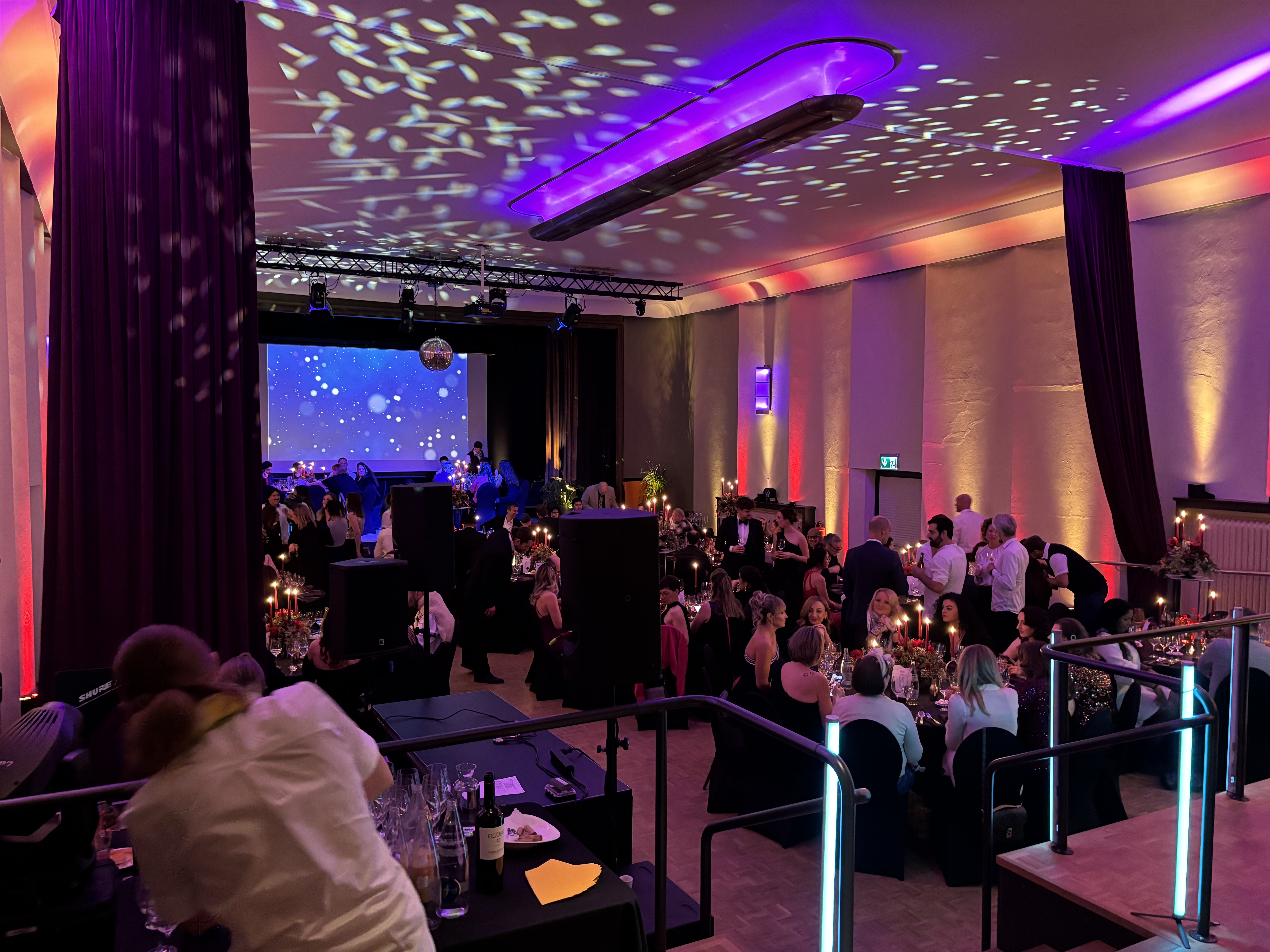 APOLLO Kreuzlingen Information about the banquet halls Large hall with stage and bar (ground floor)