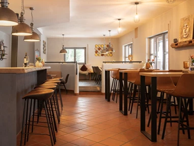 Hochzeitslocation: Blick in den Hauptraum. - momo Eventlocation