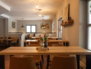 Hochzeitslocation: Blick in den Hauptraum. - momo Eventlocation