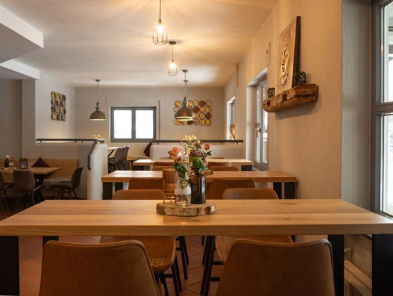 Hochzeitslocation: Blick in den Hauptraum. - momo Eventlocation