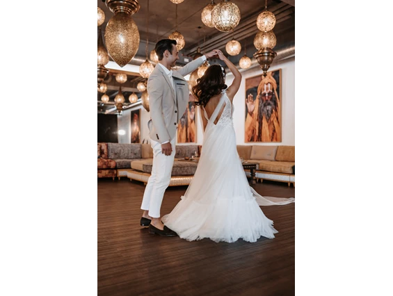 Hochzeit: Ein glückliches Paar im SpiceMarket. - SpiceMarket