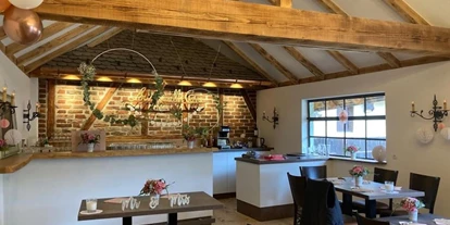 Hochzeit - Fotobox - Hessen - Unsere Lounge alla Cava mit Barbereich - Hof alla Cava