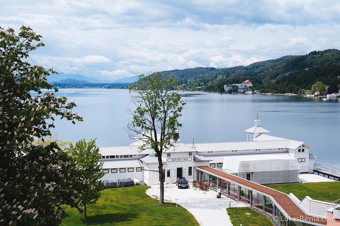 Hochzeitslocation: Denkmalgeschütze Werzer's Badehaus direkt am See  - Werzers Hotel Resort Pörtschach